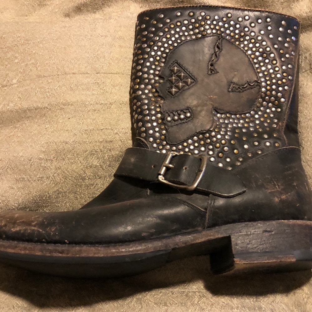 Frye Distressed Short Skull Boots - NWOT - 8 1/2
